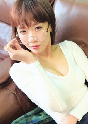 《心机打工妹【真人漫】》封面